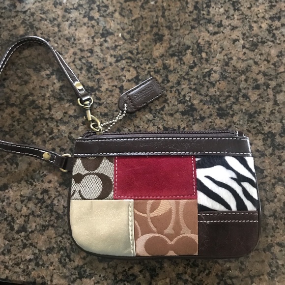 Coach wristlet - Picture 3 of 7